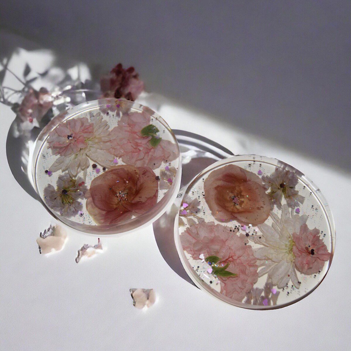 Remembrance flowers preserved in resin coasters
